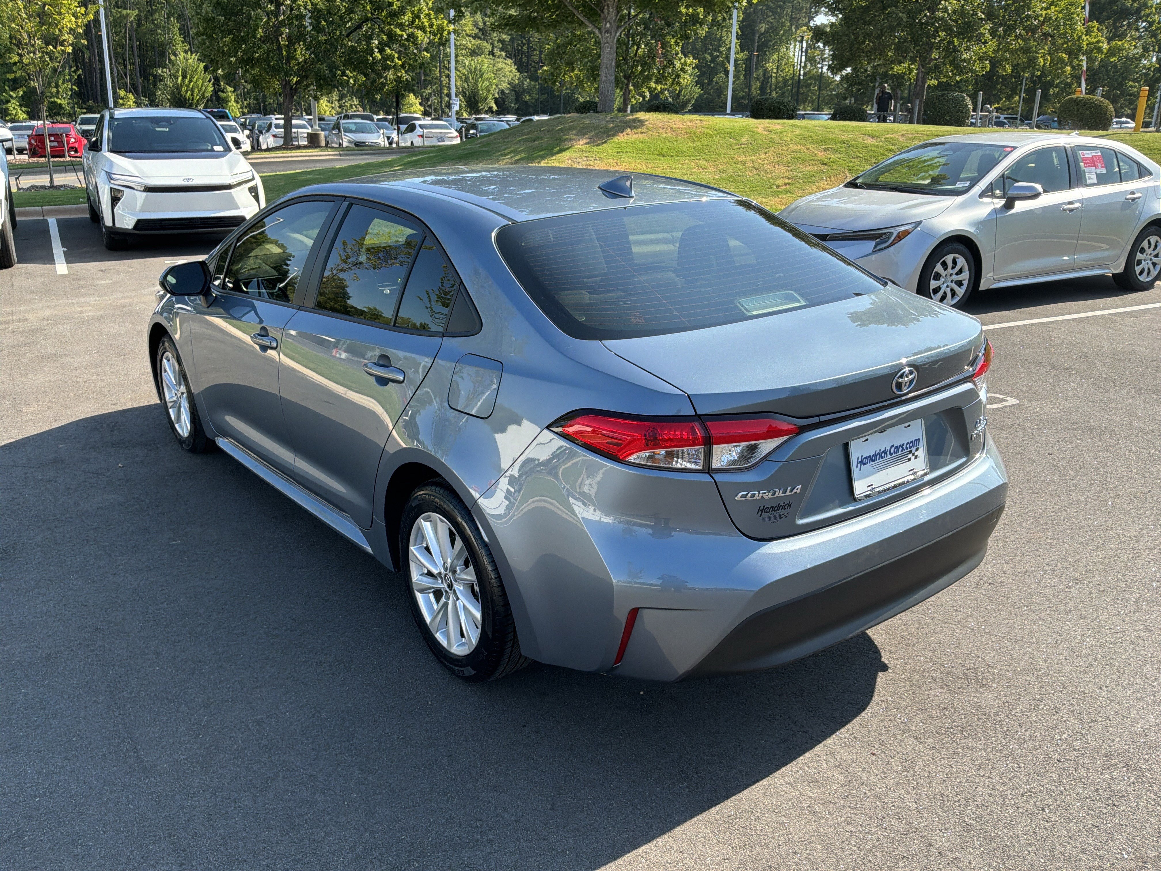 Used 2023 Toyota Corolla LE w/ LE Convenience Package FWD image 8