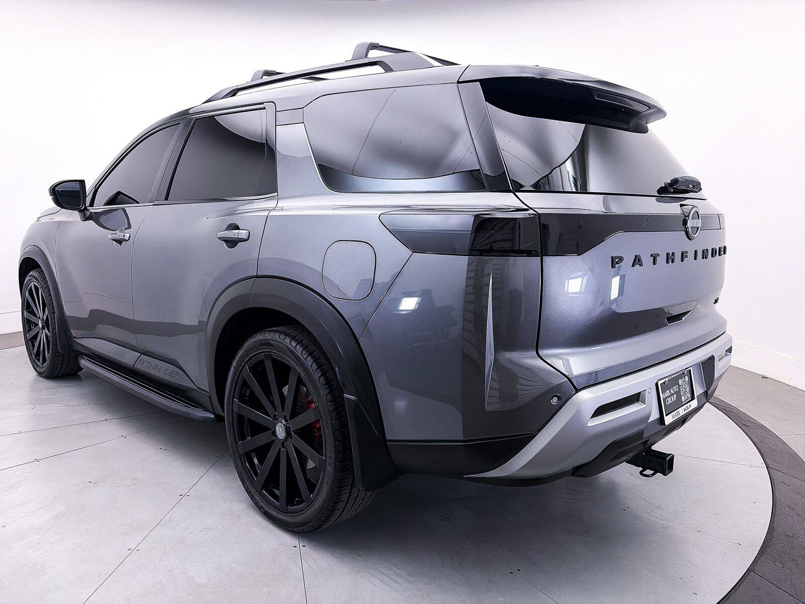 Used 2022 Nissan Pathfinder SL w/ SL Premium Package FWD image 14