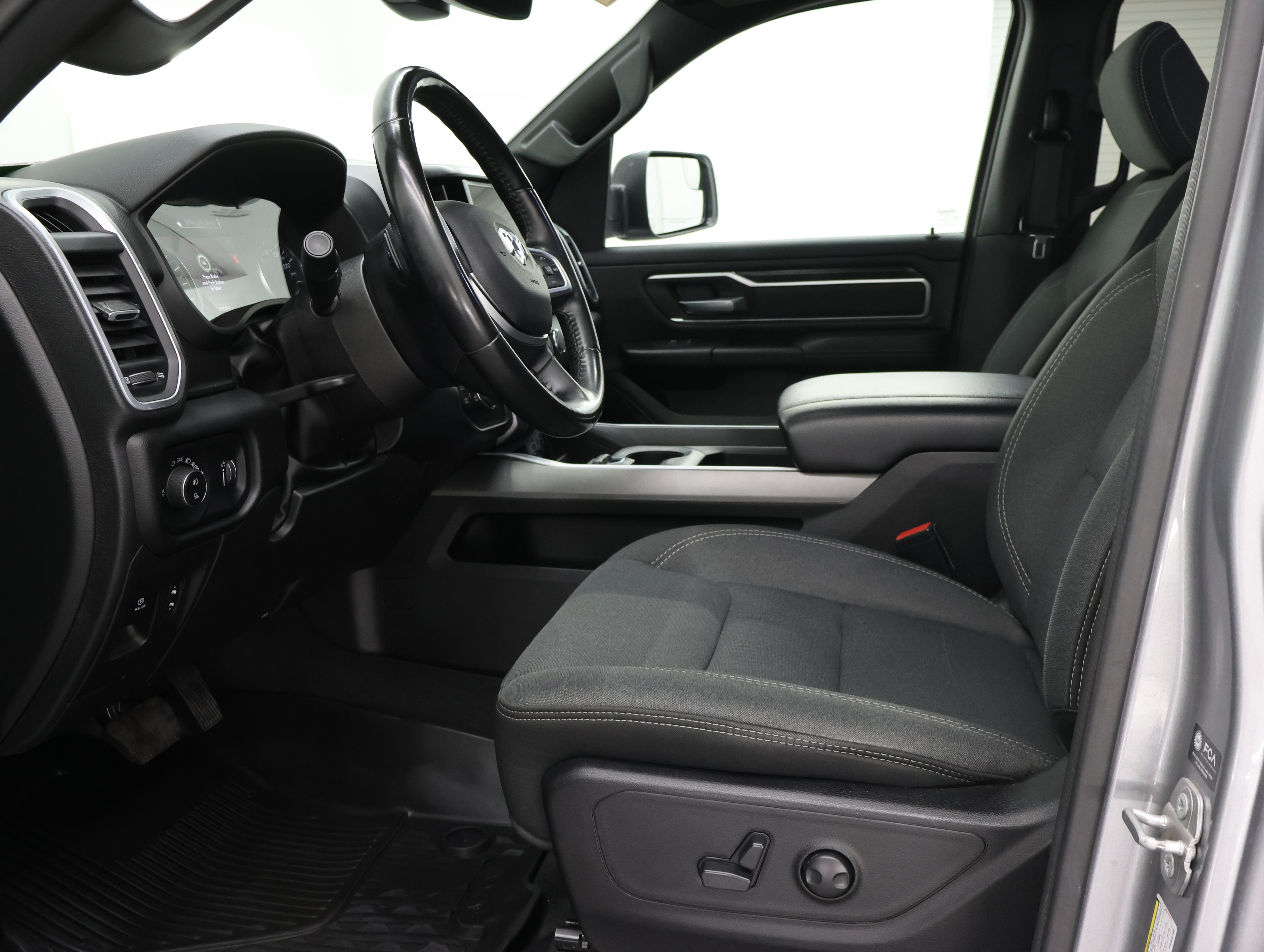 Used 2022 RAM 1500 Big Horn AWD/4WD image 7