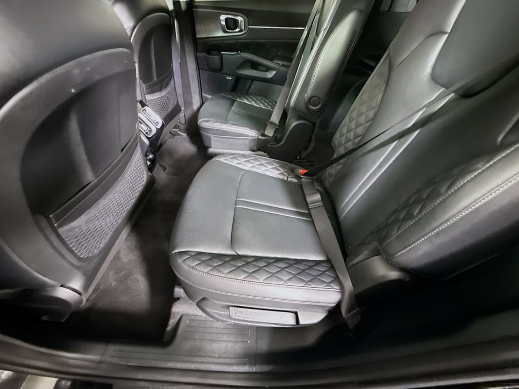 Certified 2023 Kia Sorento SX AWD/4WD image 31