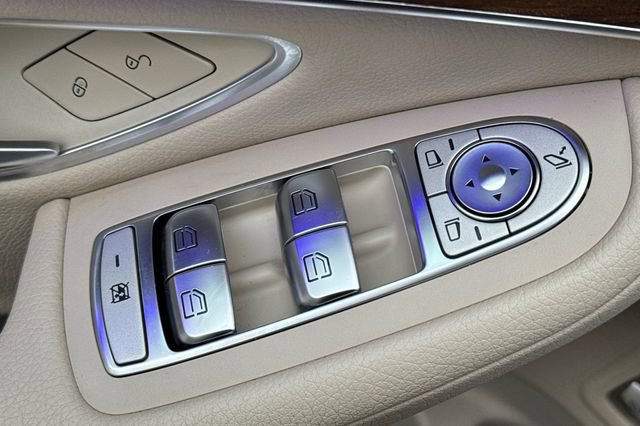 Used 2022 Mercedes-Benz GLC 300 image 12