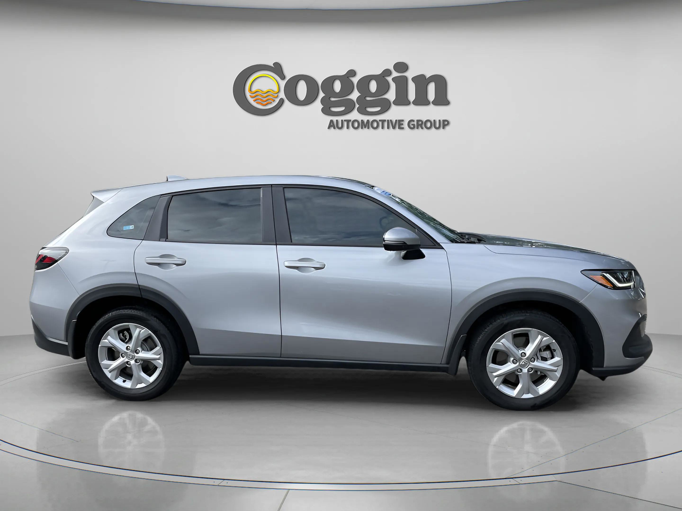 Certified 2023 Honda HR-V LX image 6