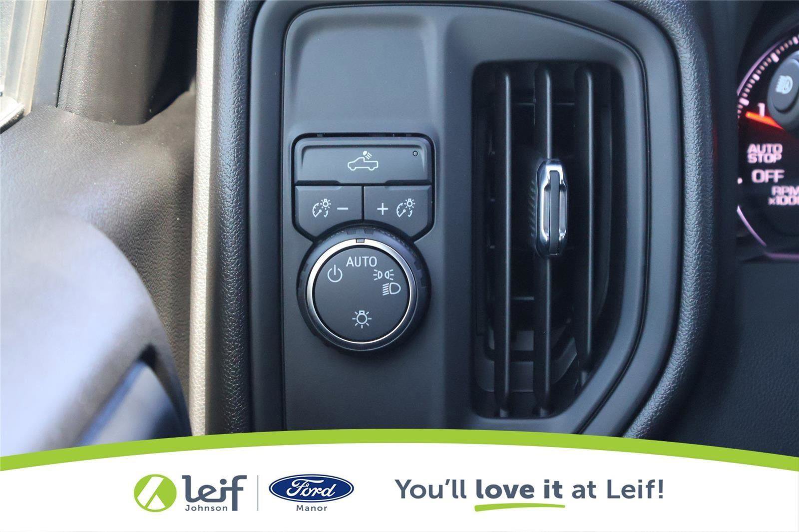 Used 2024 Chevrolet Silverado 1500 Custom image 17