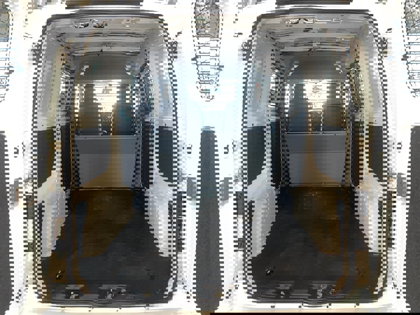 Used 2021 Nissan NV200 SV w/ Sliding Door Glass Package image 18