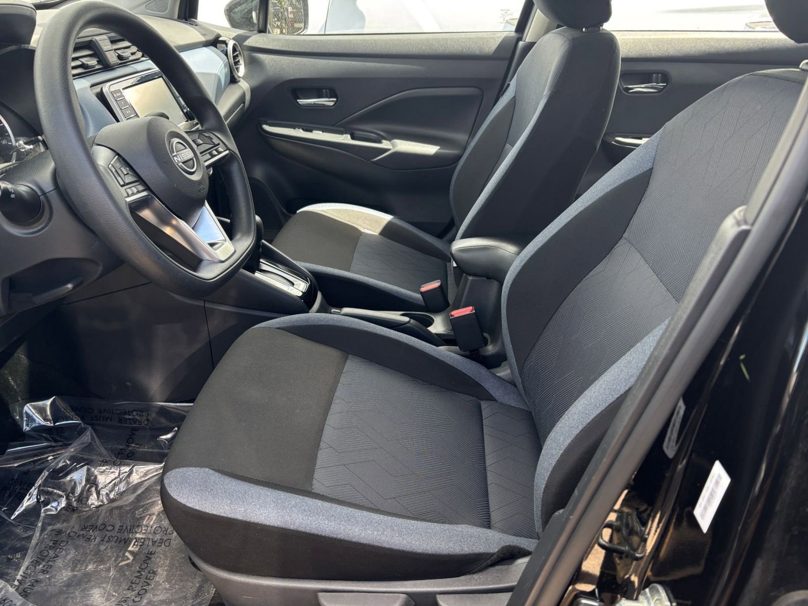 Used 2025 Nissan Versa SV FWD image 24