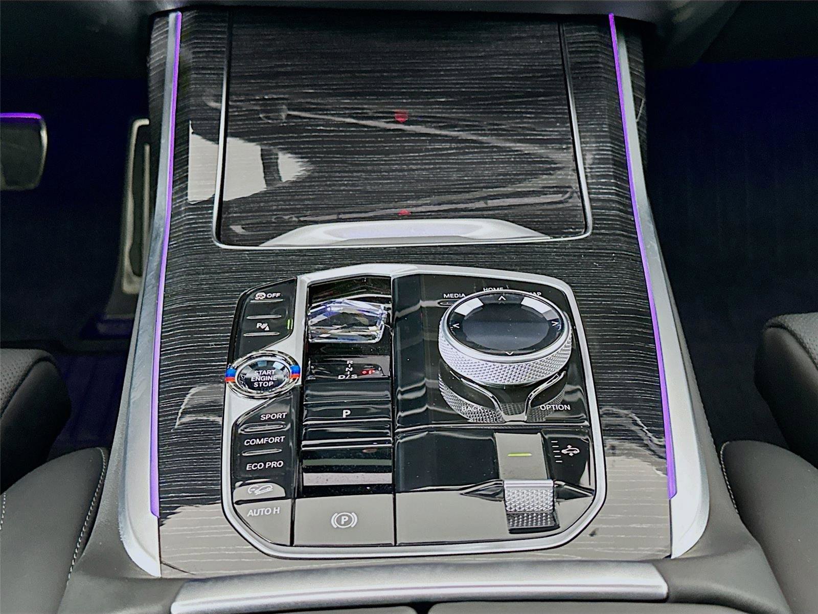 Used 2025 BMW X7 M60i w/ Executive Package image 17