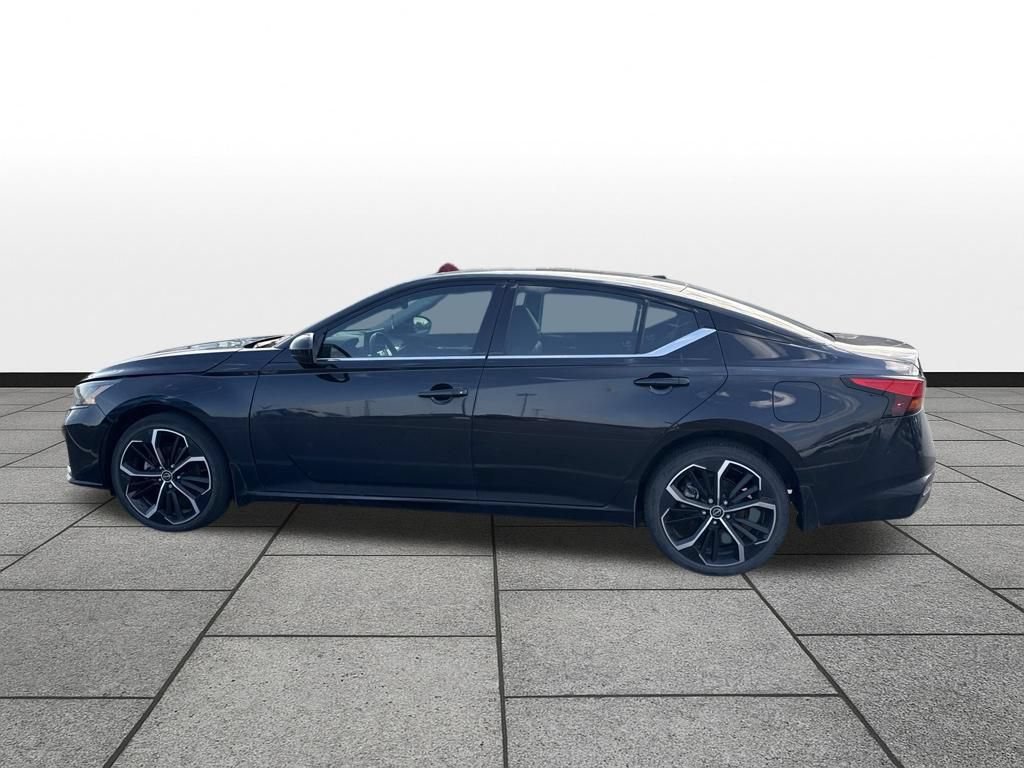 Used 2023 Nissan Altima 2.5 SR w/ SR Premium Package AWD/4WD image 8