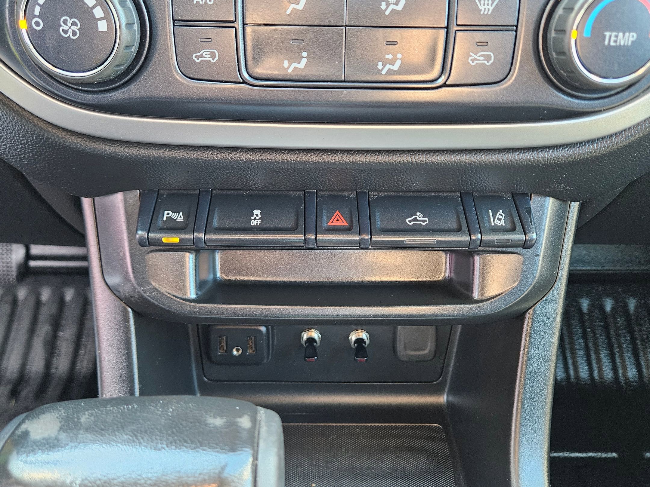 Used 2020 Chevrolet Colorado LT w/ Safety Package image 13