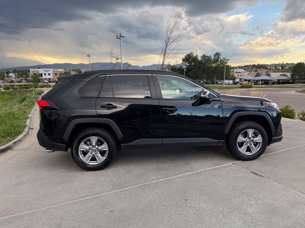 Used 2025 Toyota RAV4 XLE AWD/4WD image 9