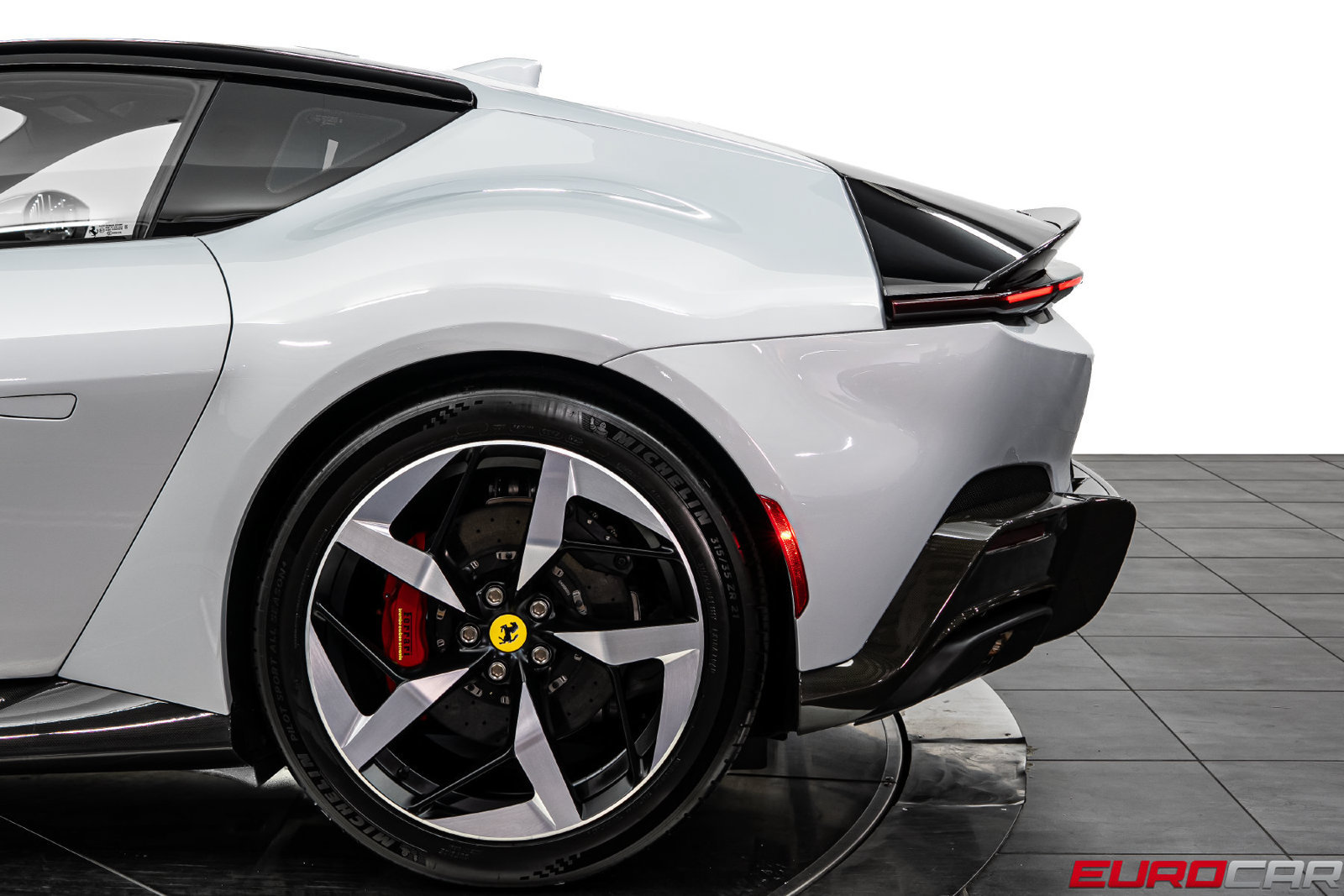 Used 2025 Ferrari 12Cilindri RWD image 19