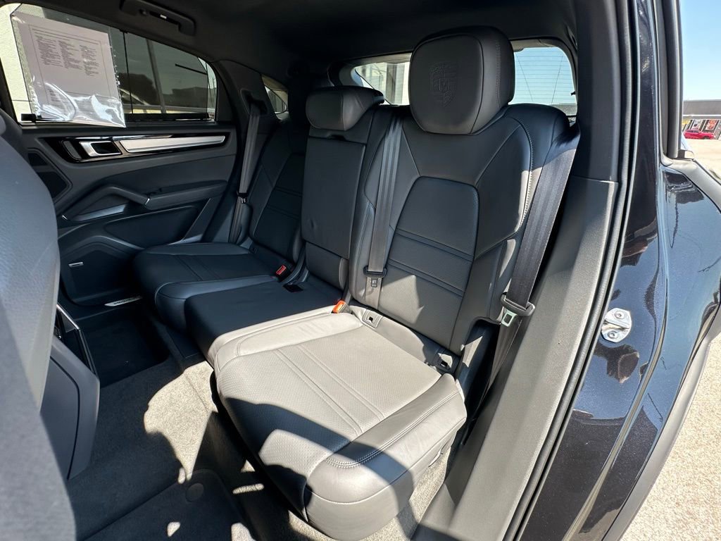 Used 2022 Porsche Cayenne E-Hybrid Coupe image 35