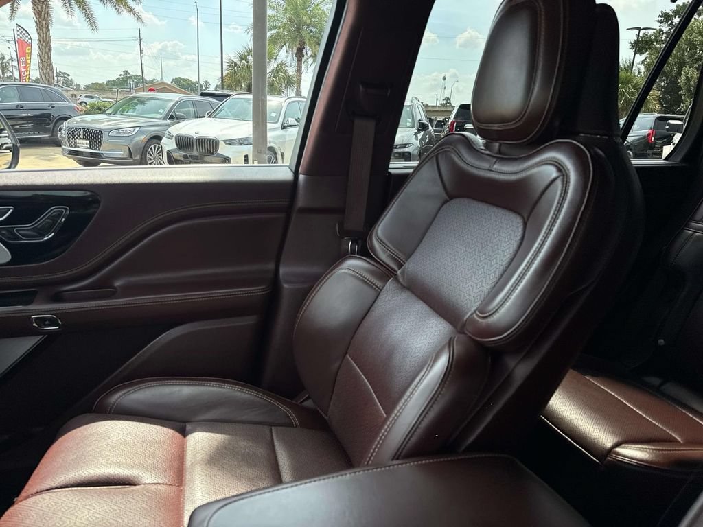 Certified 2023 Lincoln Aviator Black Label w/ Class IV Trailer Tow Package AWD/4WD image 20