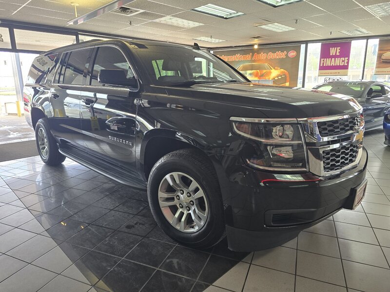 Used 2020 Chevrolet Suburban LT AWD/4WD image 3