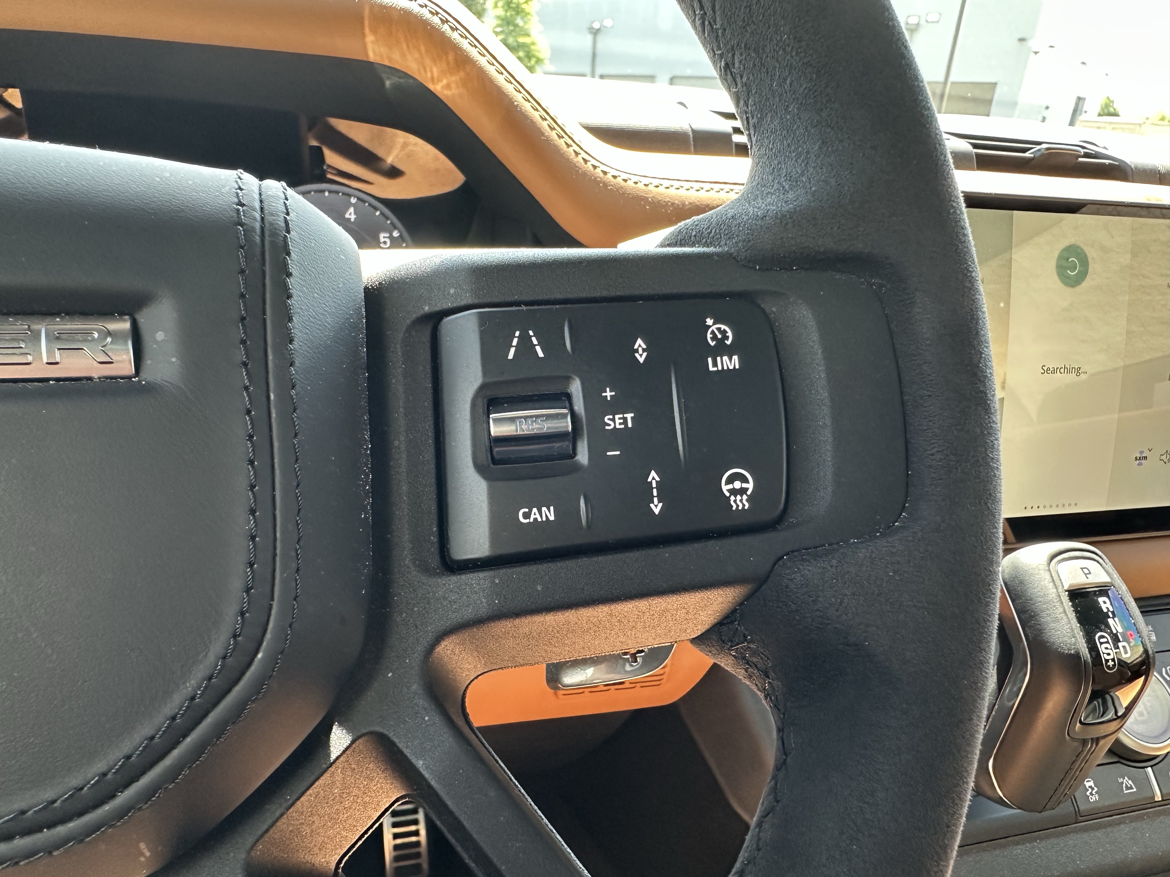 Certified 2024 Land Rover Defender 90 V8 AWD/4WD image 23