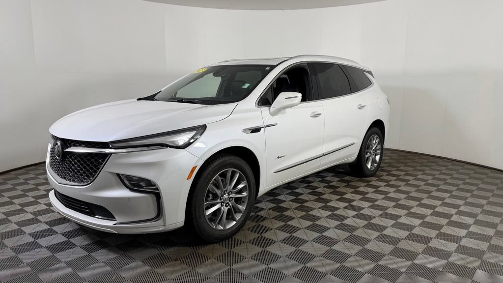 Used 2023 Buick Enclave Avenir w/ Avenir Technology Package AWD/4WD image 3