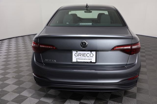 Used 2024 Volkswagen Jetta Sport image 7