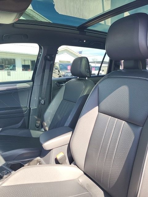 Used 2022 Volkswagen Tiguan SE R-Line AWD/4WD image 10