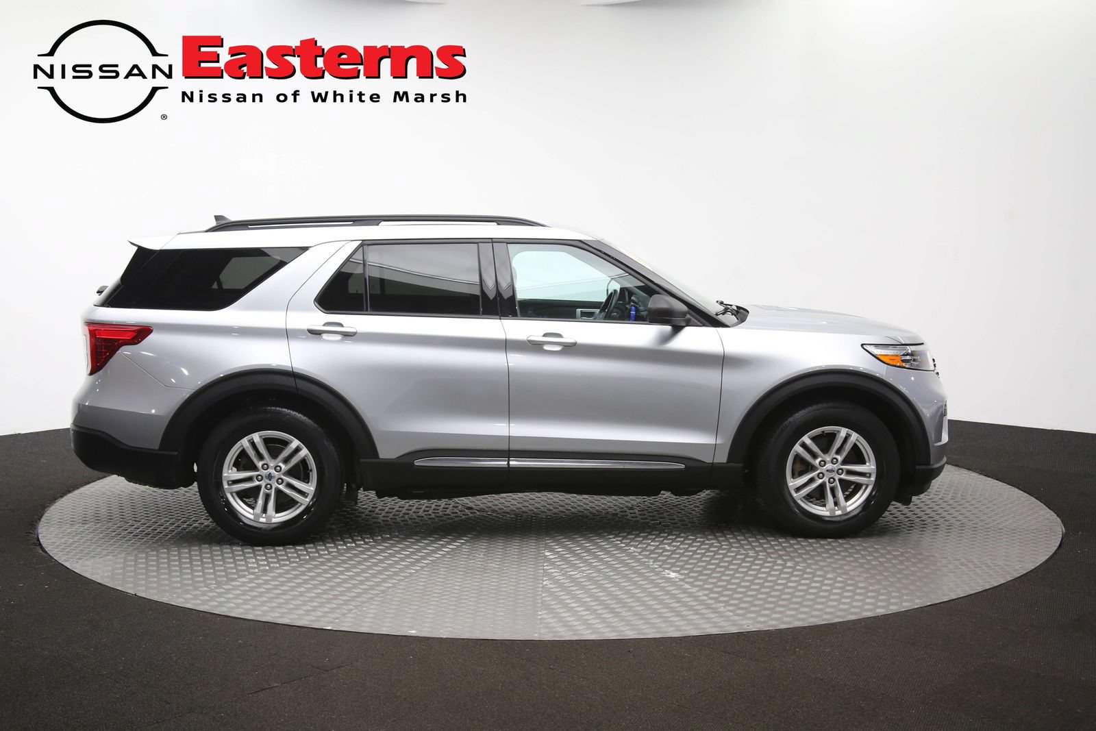 Used 2023 Ford Explorer XLT RWD image 39