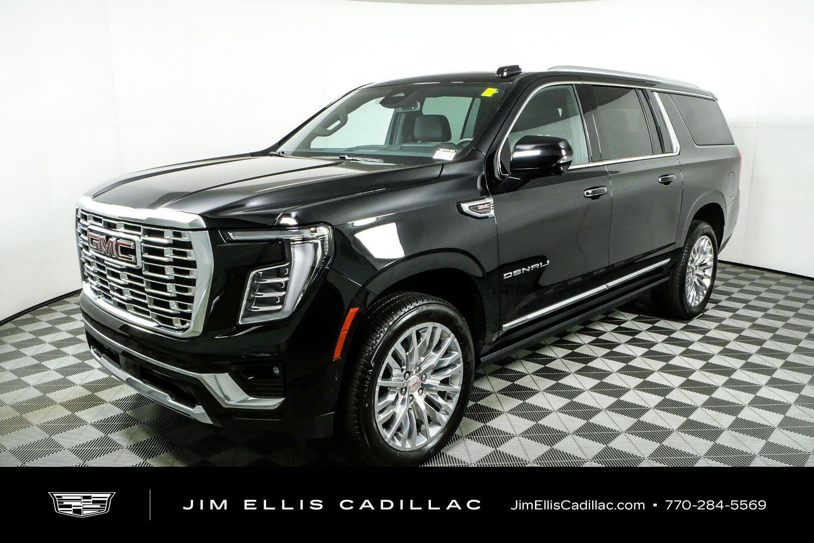 Used 2025 GMC Yukon XL Denali w/ Sun & Power Step Package AWD/4WD image 25