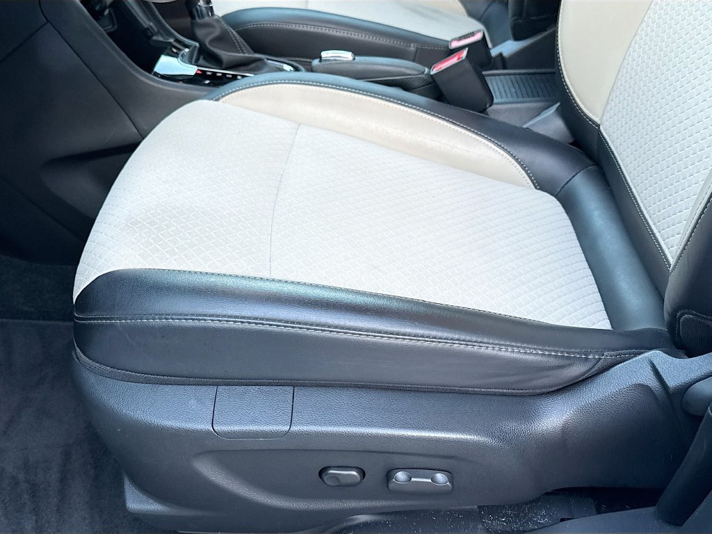 Used 2022 Buick Encore Preferred w/ Safety Package AWD/4WD image 20