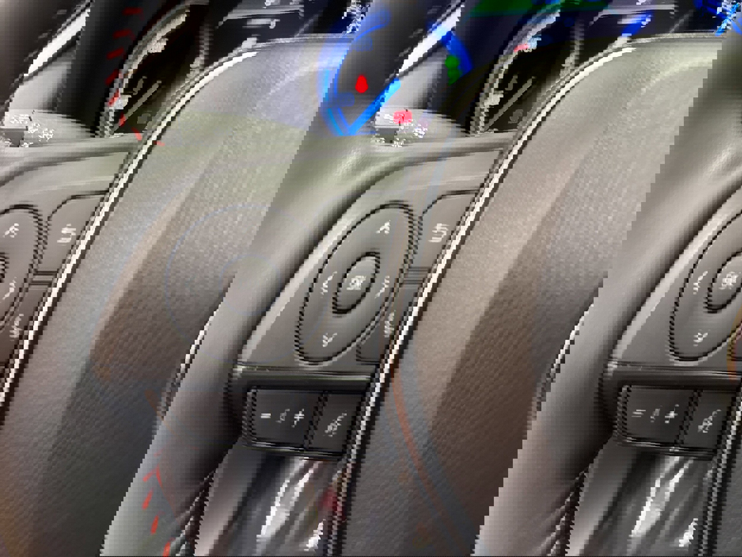 Used 2024 Toyota RAV4 SE w/ Weather & Moonroof Package image 37