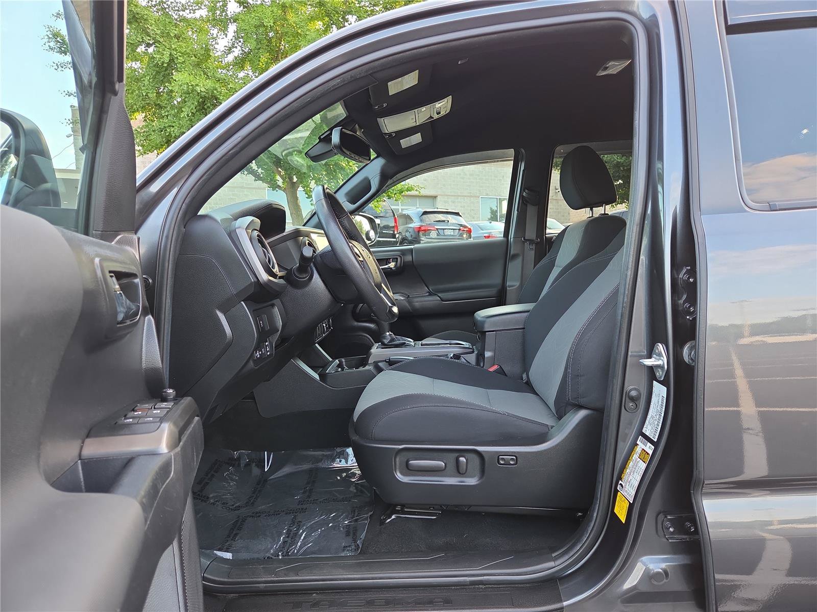 Used 2023 Toyota Tacoma TRD Sport AWD/4WD image 12