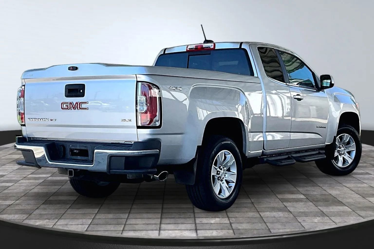 Used 2018 GMC Canyon SLE w/ SLE Convenience Package AWD/4WD image 6