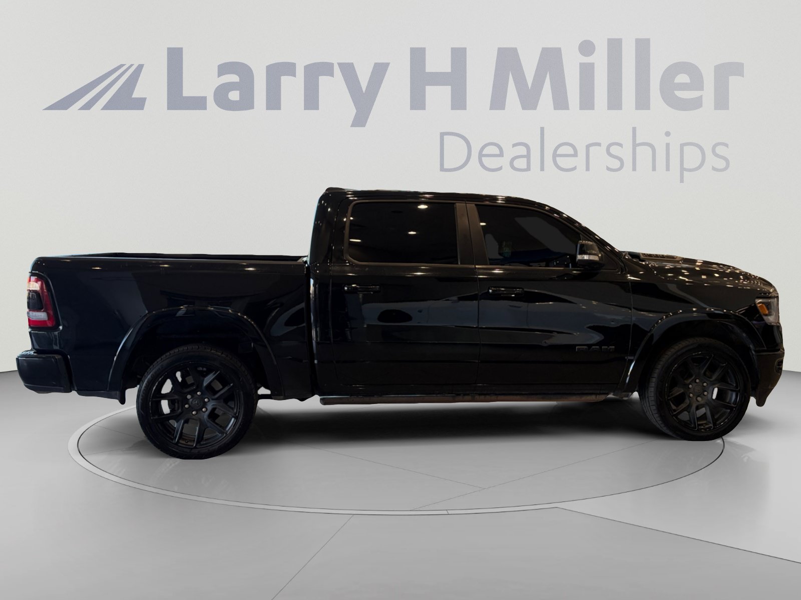 Used 2020 RAM 1500 Laramie AWD/4WD image 6
