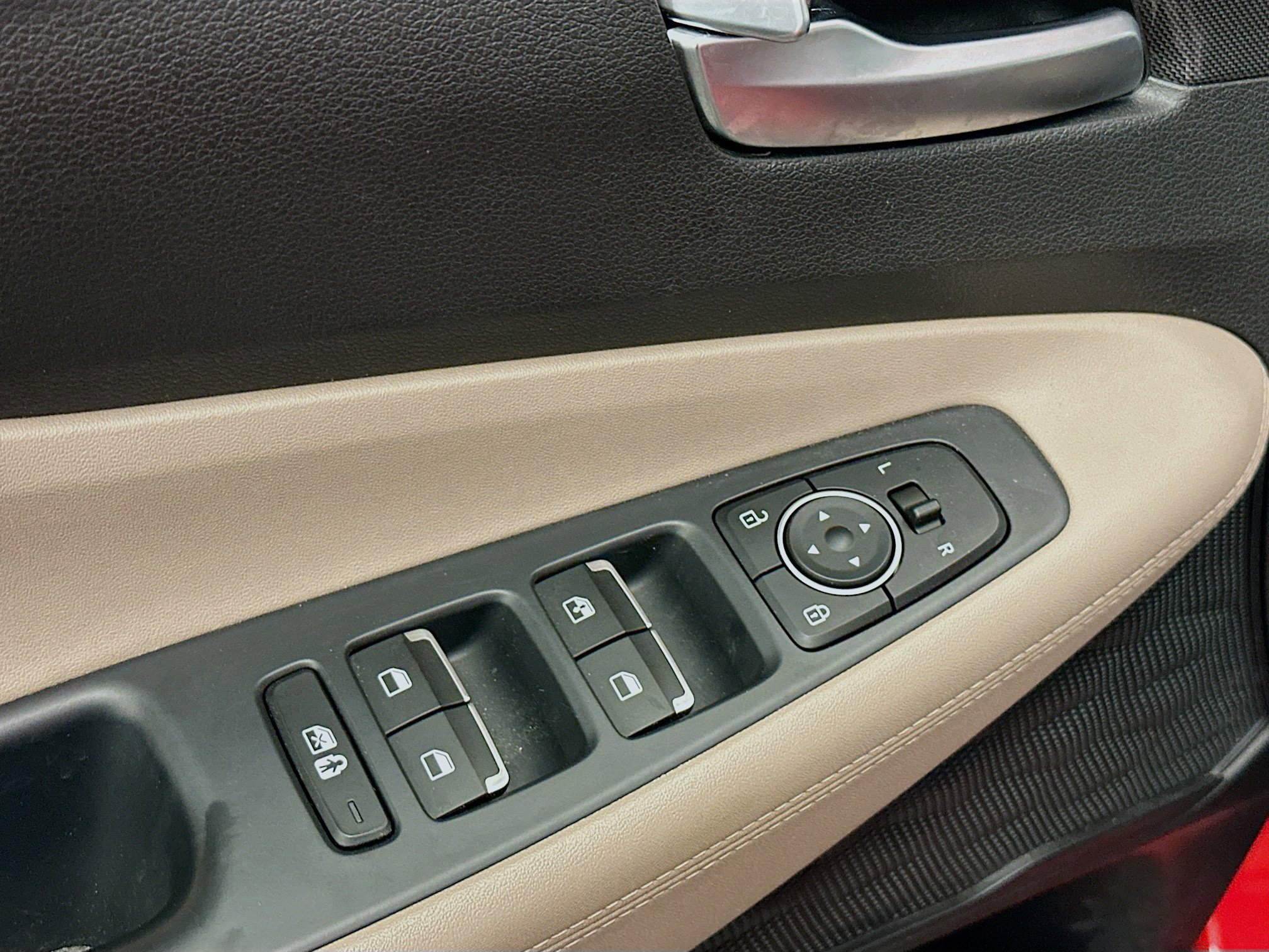 Used 2023 Hyundai Santa Fe SE w/ Cargo Package image 15