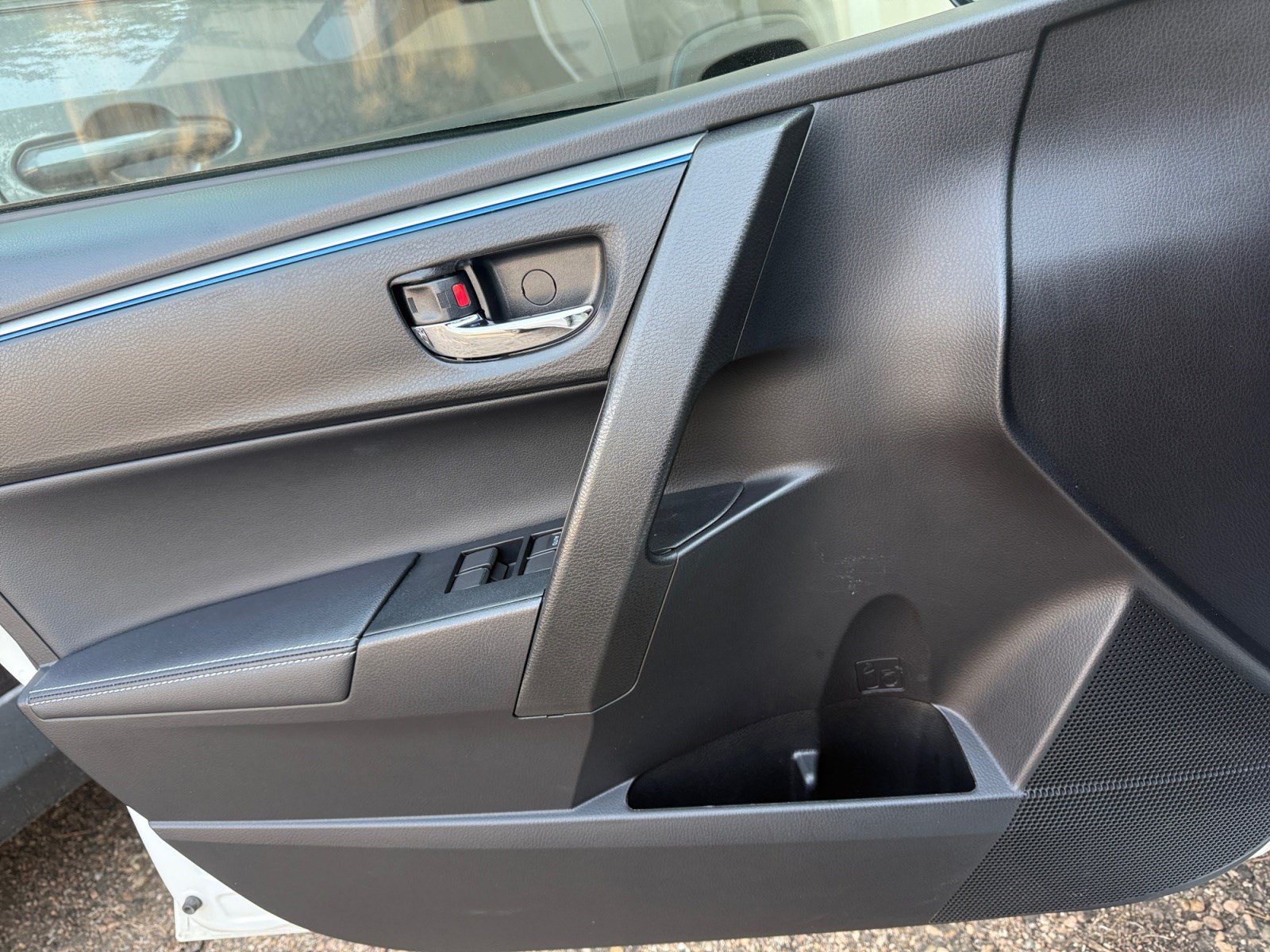 Used 2016 Toyota Corolla S FWD image 13