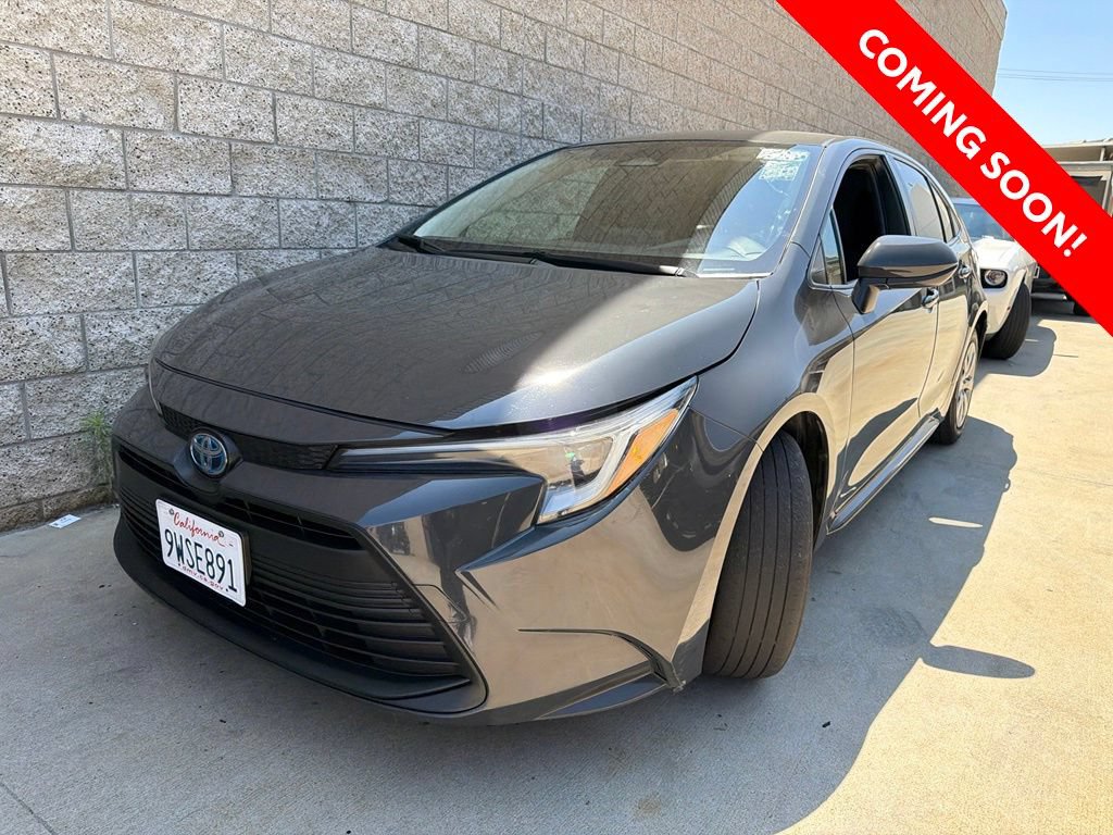 Used 2023 Toyota Corolla LE w/ Carpet Mat Package (TMS) FWD image 3