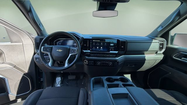 Used 2025 Chevrolet Silverado 1500 LT AWD/4WD image 16