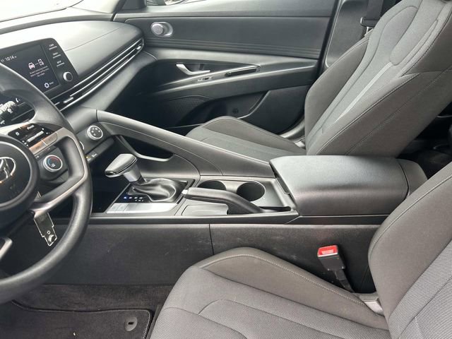 Certified 2023 Hyundai Elantra SE w/ Cargo Package image 21