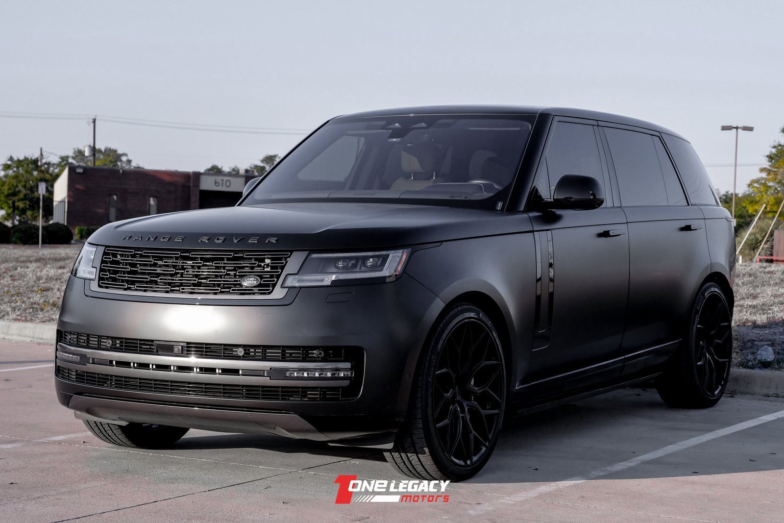 Used 2023 Land Rover Range Rover Long Wheelbase SE image 6