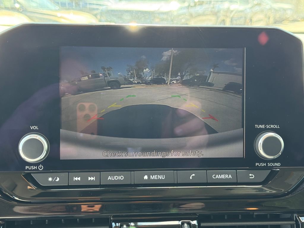 Used 2024 Nissan Pathfinder SV image 25