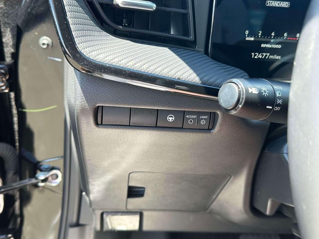 Used 2025 Nissan Kicks SR w/ Interior Electronics Package AWD/4WD image 19