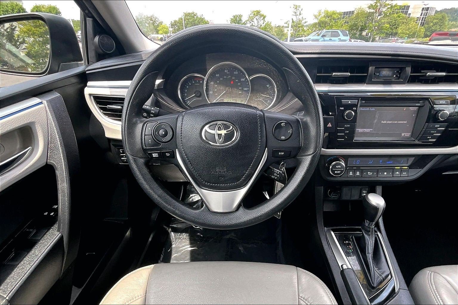 Used 2015 Toyota Corolla LE FWD image 5
