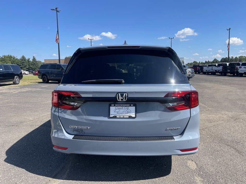 Used 2024 Honda Odyssey Sport image 6