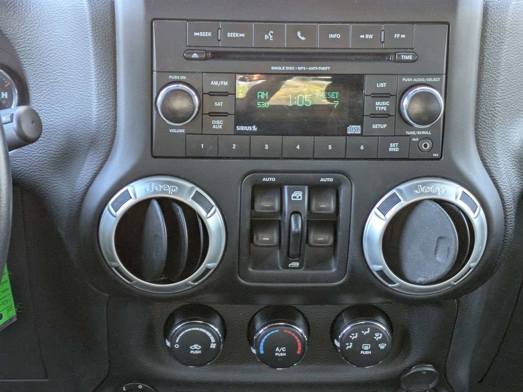 Used 2017 Jeep Wrangler Unlimited Sahara w/ Max Tow Package AWD/4WD image 17