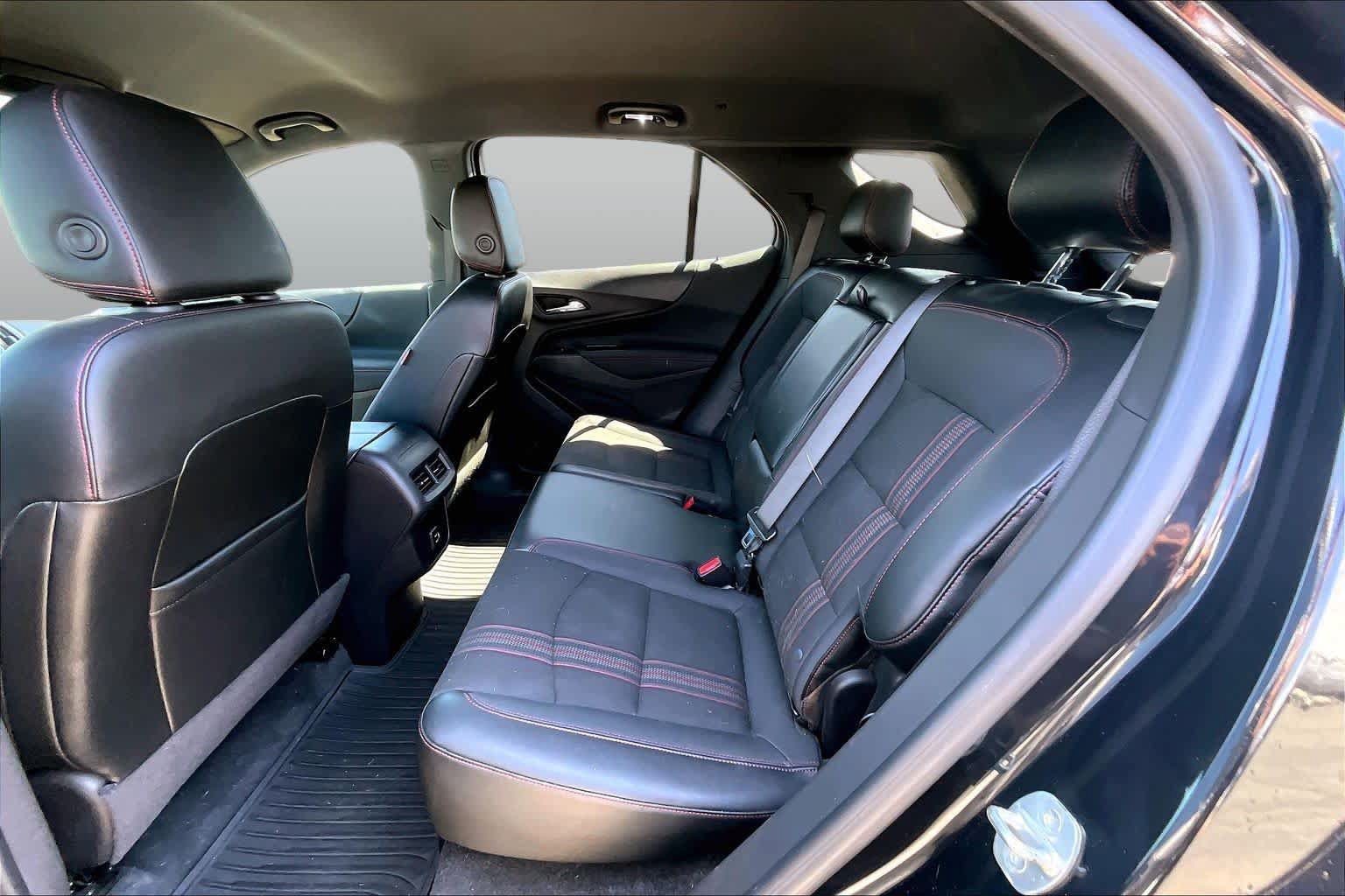 Used 2023 Chevrolet Equinox RS FWD image 19
