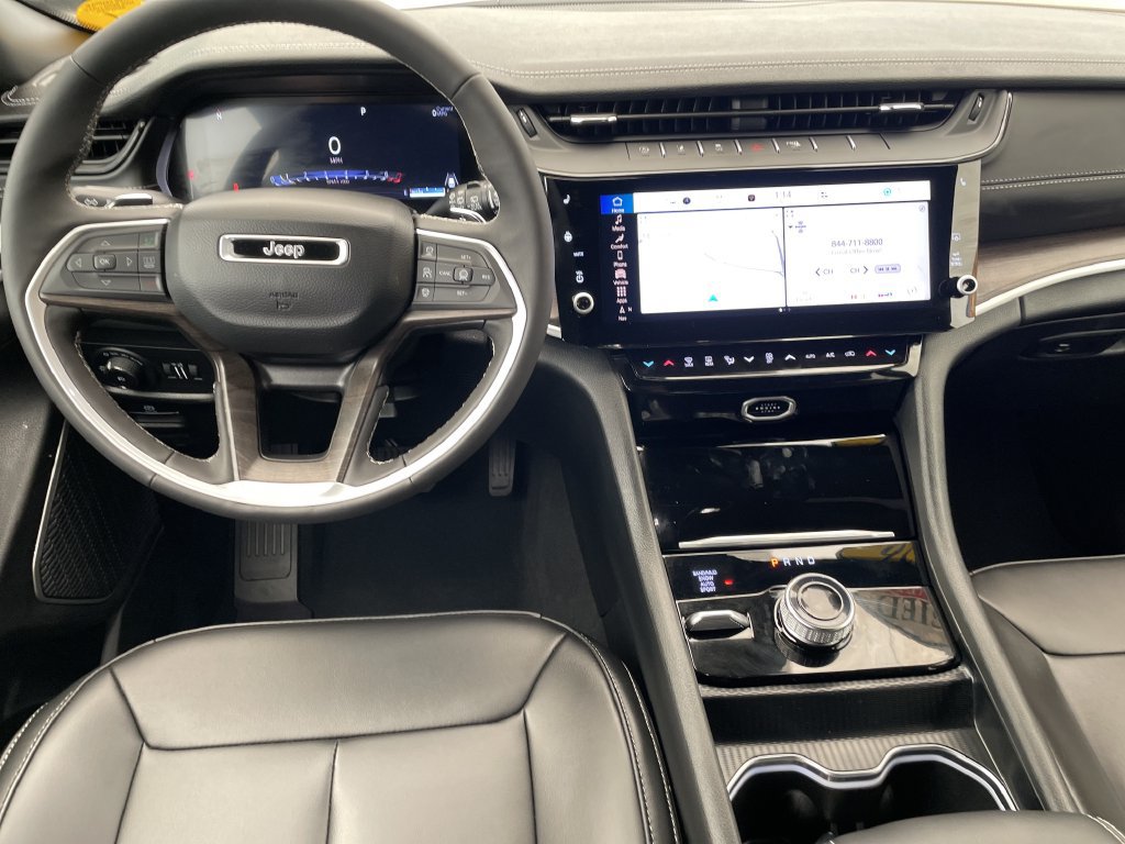 Certified 2026 Jeep Grand Cherokee Limited w/ Limited Altitude Package AWD/4WD image 15