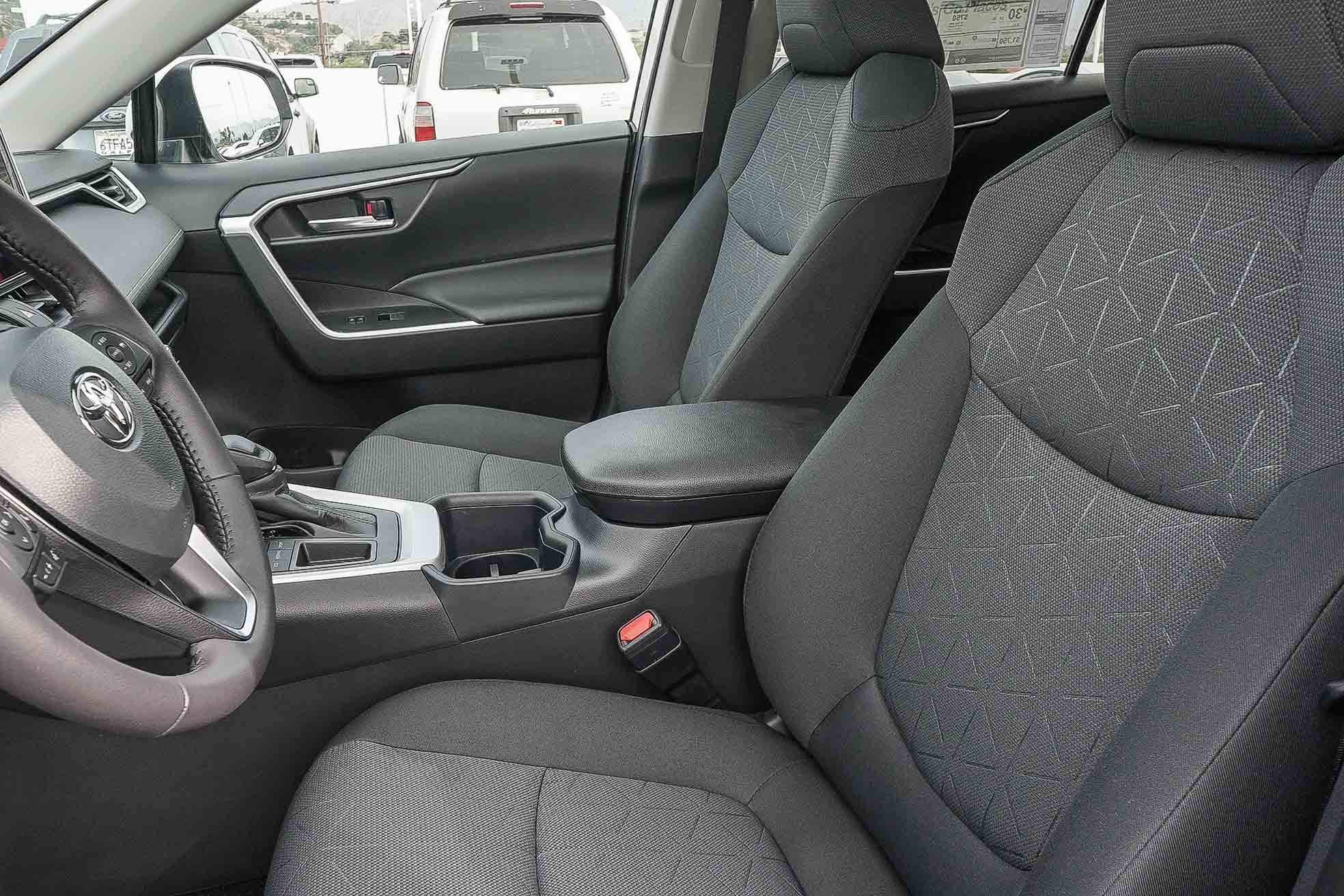 New 2025 Toyota RAV4 XLE image 27