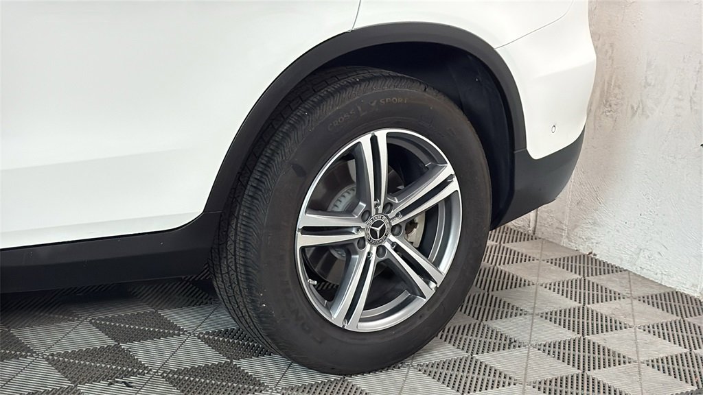 Used 2020 Mercedes-Benz GLC 300 4MATIC image 5