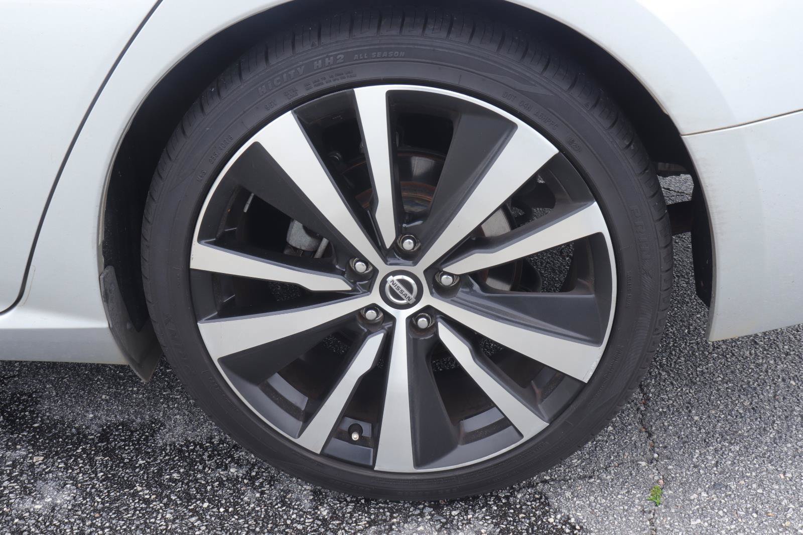 Used 2019 Nissan Altima 2.5 SR FWD image 32