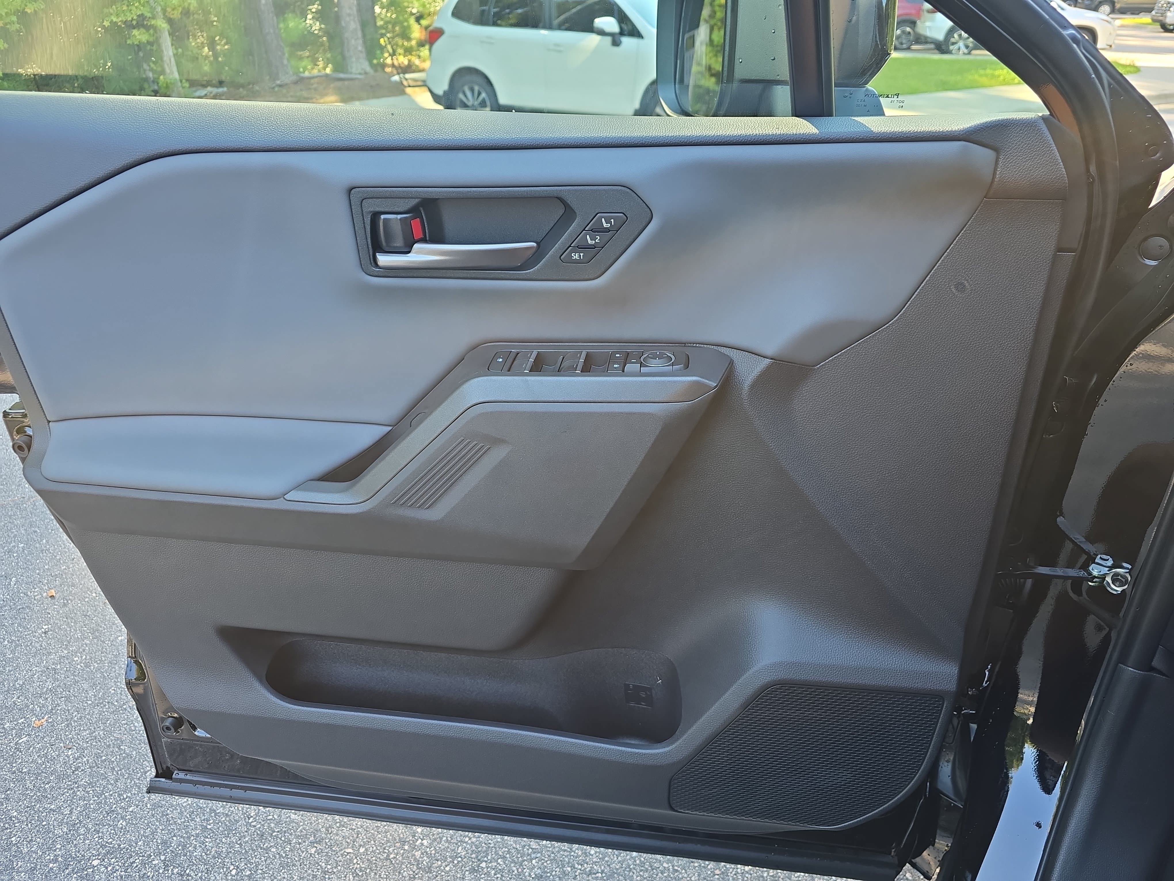 New 2026 Toyota RAV4 XSE AWD/4WD image 28