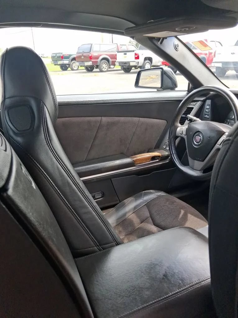 Used 2006 Cadillac XLR V RWD image 50