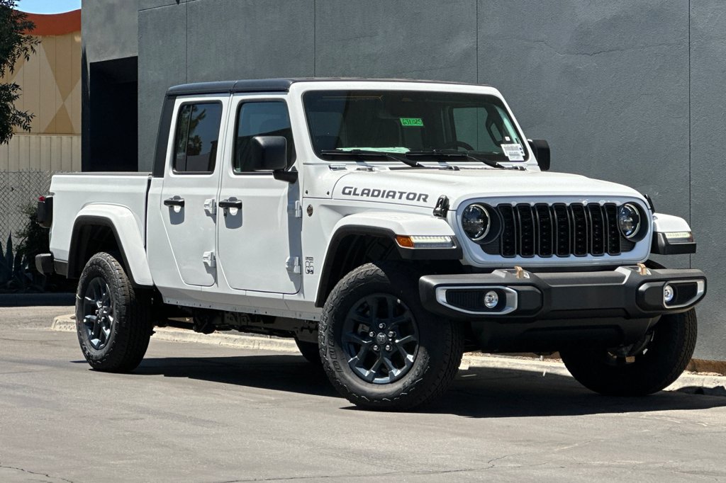 New 2026 Jeep Gladiator Sport AWD/4WD image 2