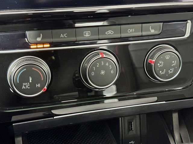 Used 2020 Volkswagen GTI SE image 16