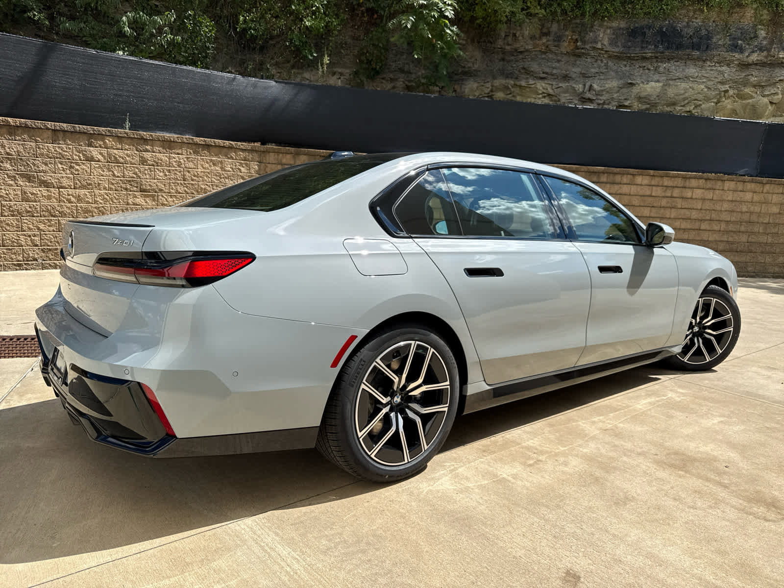 Used 2026 BMW 740i xDrive w/ Premium Package image 3