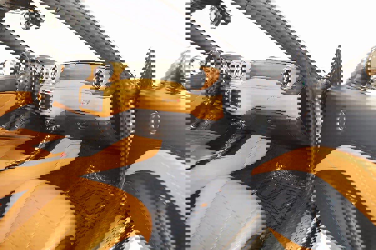 Used 2018 Ferrari California T image 80